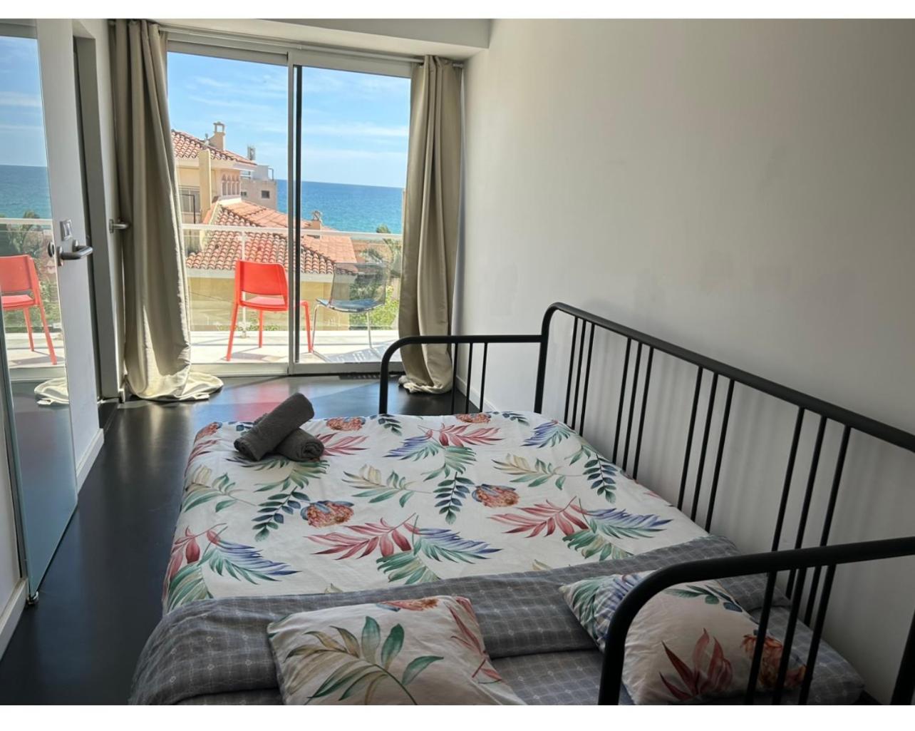 Hug Hotel2022 El Carrer del Canonge Dış mekan fotoğraf